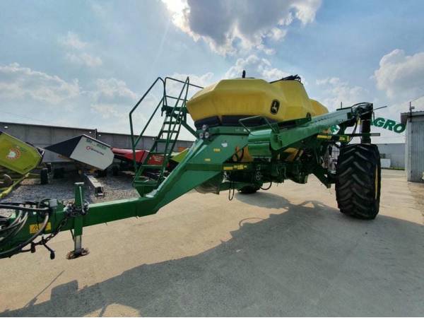 Сівалка пневматична John Deere 1890 (2013)