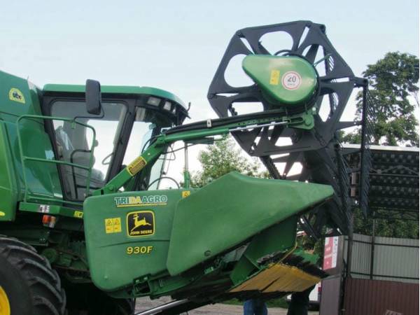 Жатка John Deere 930F (2003)