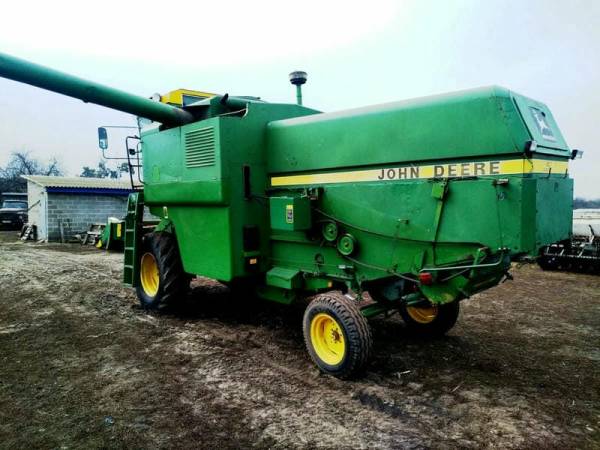 Комбайн John Deere 1052 (1989)