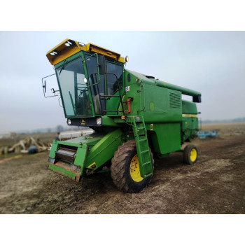 Комбайн John Deere 1052 (1989)