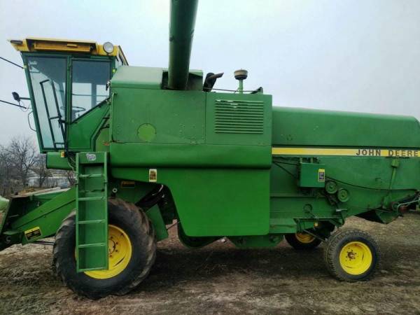 Комбайн John Deere 1052 (1989)