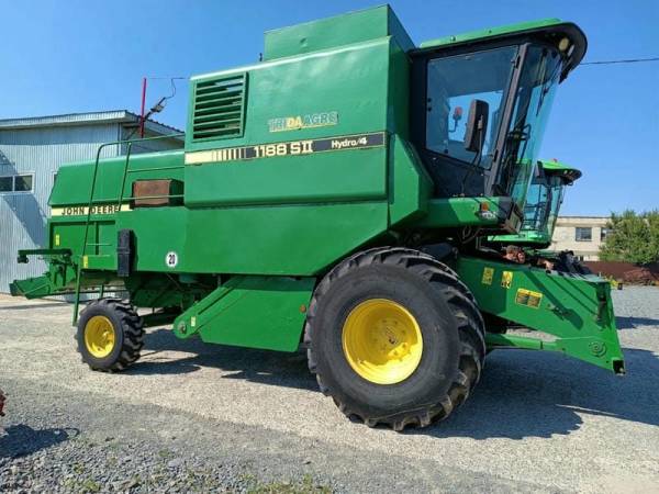 Комбайн John Deere 1188 (1996)