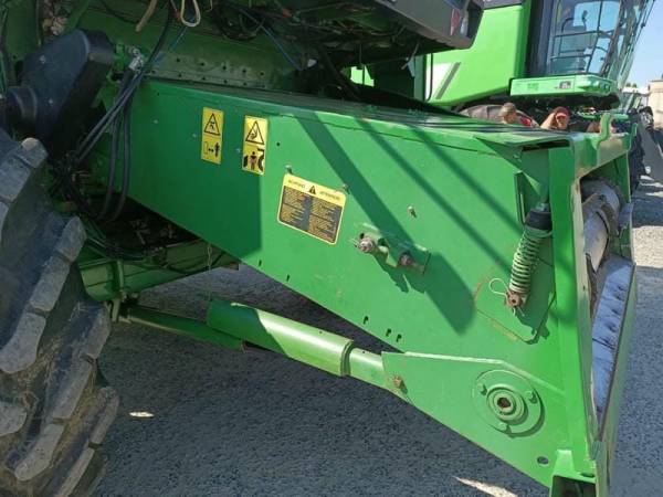 Комбайн John Deere 1188 (1996)