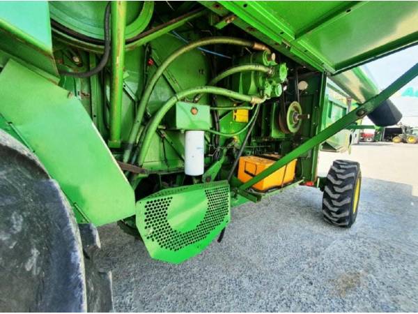 Комбайн John Deere 1188 (1996)