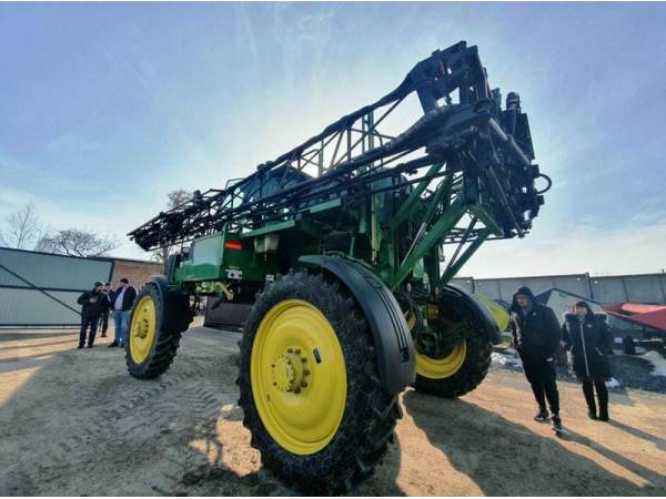Самохідний обприскувач John Deere 4730 (2012)
