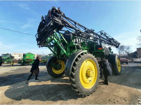 Самохідний обприскувач John Deere 4730 (2012)