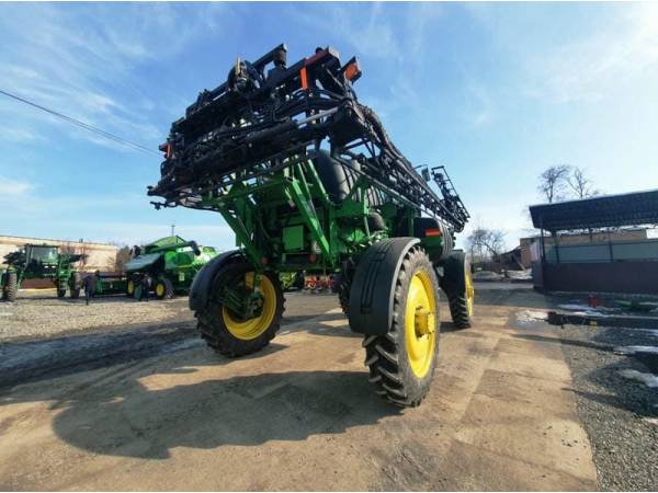Самохідний обприскувач John Deere 4730 (2012)