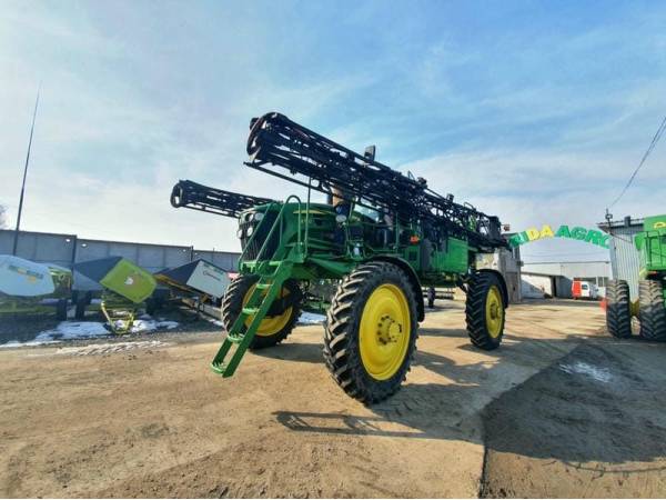 Самохідний обприскувач John Deere 4730 (2012)
