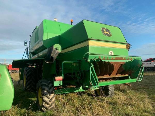 Комбайн John Deere 1550 CWS (2004)