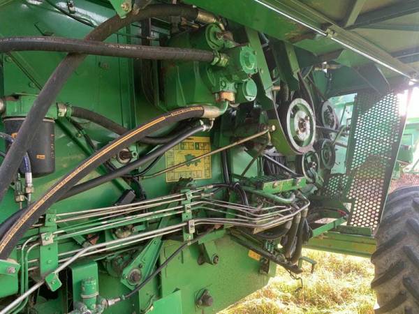 Комбайн John Deere 1550 CWS (2004)