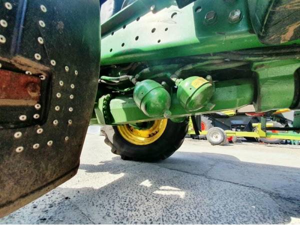 Трактор John Deere 7710 (2002)