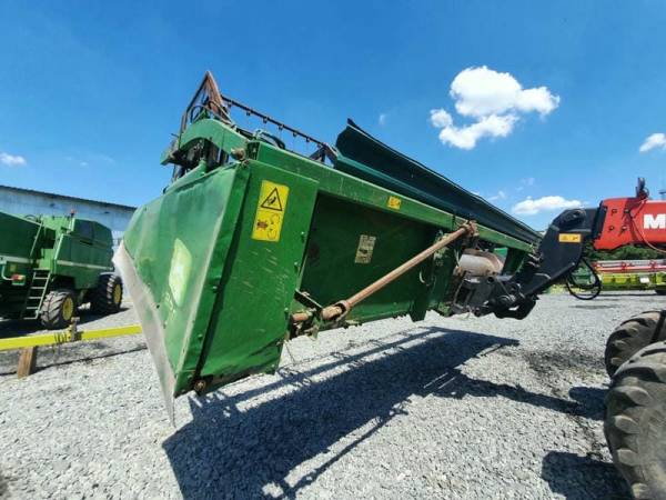 Жатка John Deere 820R (1998)