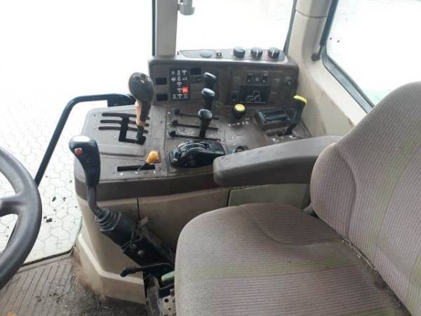 Трактор John Deere 6310 (2001)