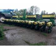 Сеялка точного высева John Deere 1745