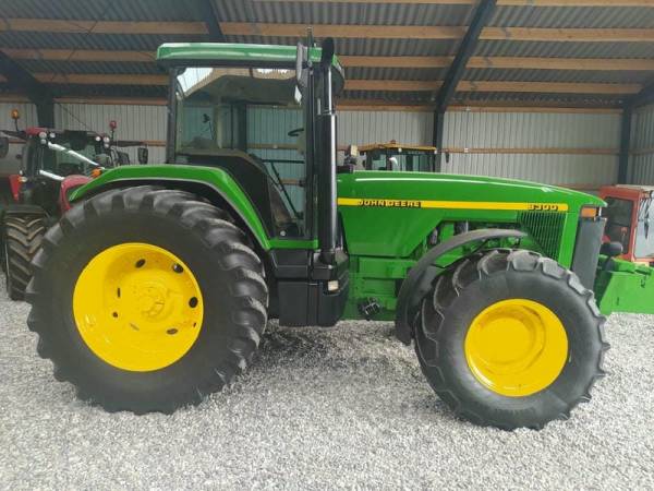 Трактор John Deere 8300 (1996)