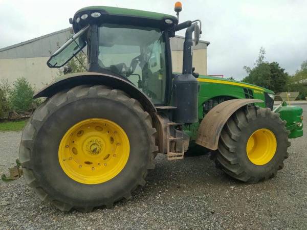 Трактор John Deere 8360 R (2011)