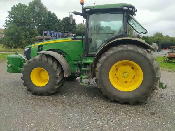 Трактор John Deere 8360 R (2011)