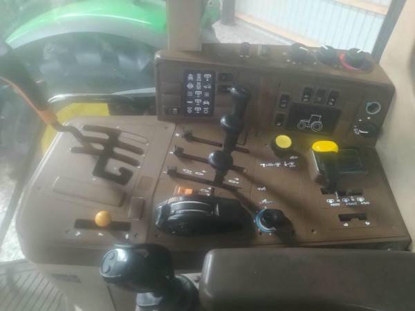 Трактор John Deere 6920 