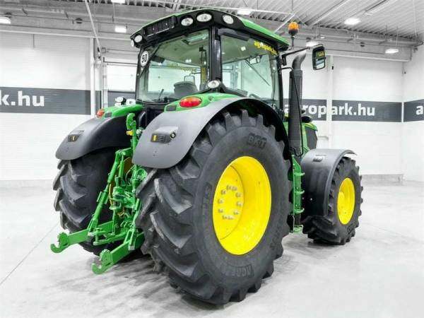 Трактор John Deere 6210R (2013)