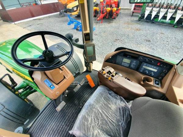 Трактор John Deere 8520 (2005)