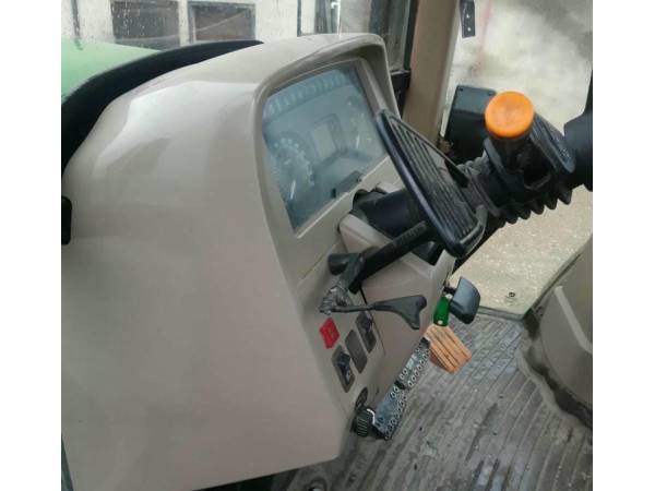 Трактор John Deere 6620