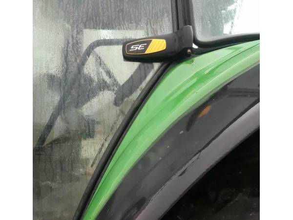 Трактор John Deere 6620