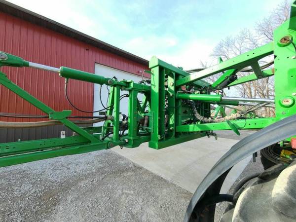Самохідний обприскувач  John Deere R4038  (2015)