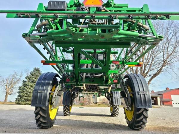 Самохідний обприскувач  John Deere R4038  (2015)