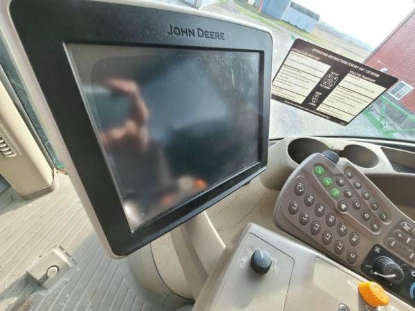 Самохідний обприскувач  John Deere R4038  (2015)