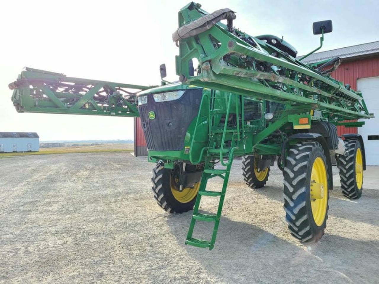Самоходный опрыскиватель John Deere R4038 (2015)