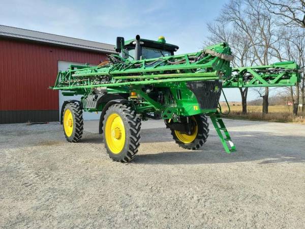 Самохідний обприскувач  John Deere R4038  (2015)