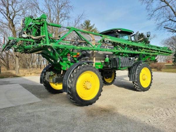 Самохідний обприскувач  John Deere R4038  (2015)