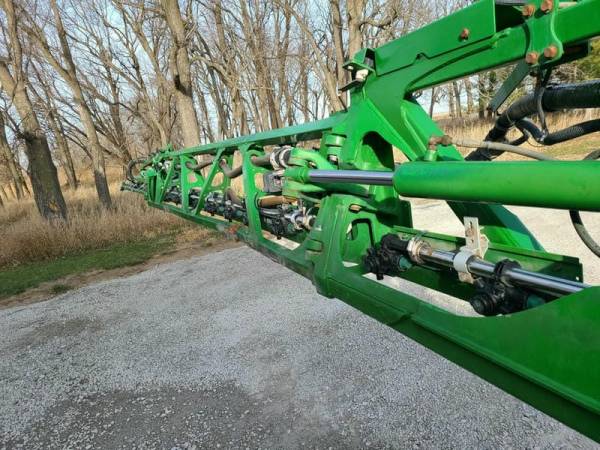 Самохідний обприскувач  John Deere R4038  (2015)