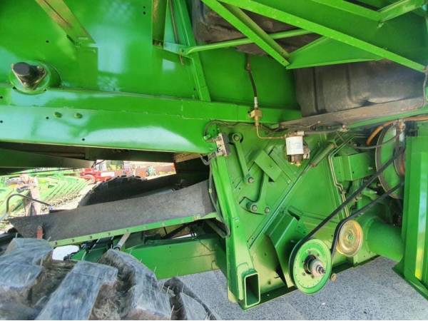 Комбайн John Deere 9610 (1998) 