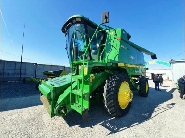 Комбайн John Deere 9610 (1998) 