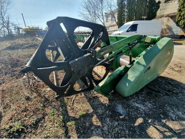Жатка зерновая John Deere 620R (2002)