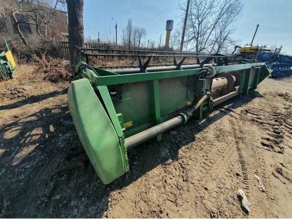 Жатка зерновая John Deere 620R (2002)