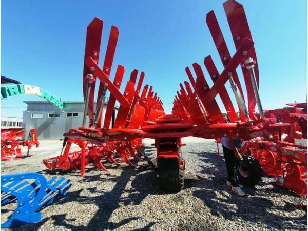 Плуг механический оборотный полуприцепной Unlu Clasa 8+1 (160х160) отвал 16"
