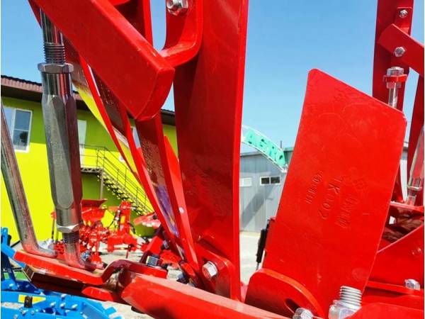 Плуг механический оборотный полуприцепной Unlu Clasa 8+1 (160х160) отвал 16"