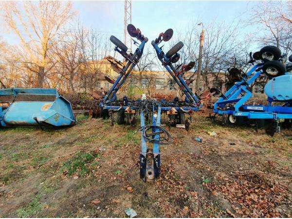 Аплікатор для внесення безводних аміачних добрив Blu-Jet LANDRUNNER (2003)