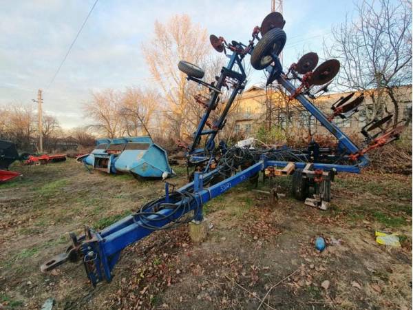 Аплікатор для внесення безводних аміачних добрив Blu-Jet LANDRUNNER (2003)