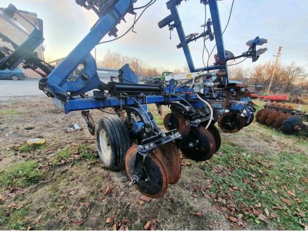 Аплікатор для внесення безводних аміачних добрив Blu-Jet LANDRUNNER (2003)