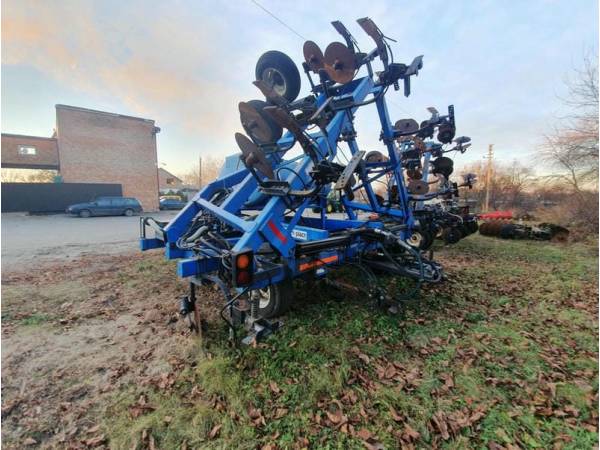 Аплікатор для внесення безводних аміачних добрив Blu-Jet LANDRUNNER (2003)