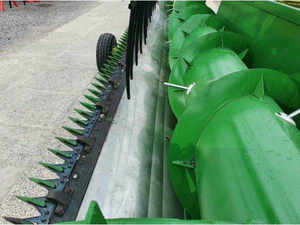 Жатка John Deere 930F (1999)