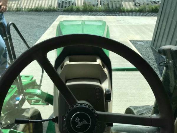 Трактор John Deere 8335 RT (2014)
