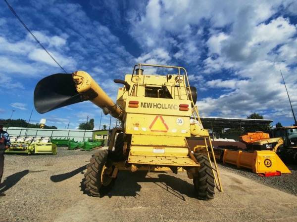  Комбайн New Holland TR 88 (1998)