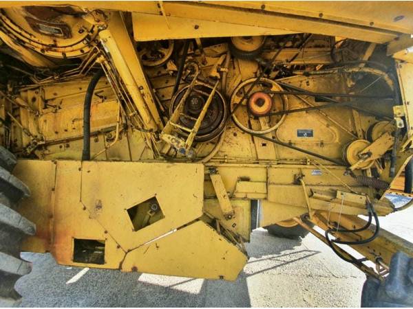  Комбайн New Holland TR 88 (1998)