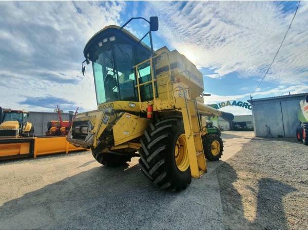  Комбайн New Holland TR 88 (1998)