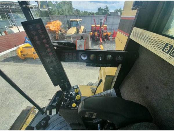  Комбайн New Holland TR 88 (1998)