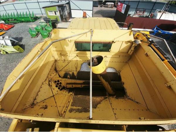  Комбайн New Holland TR 88 (1998)